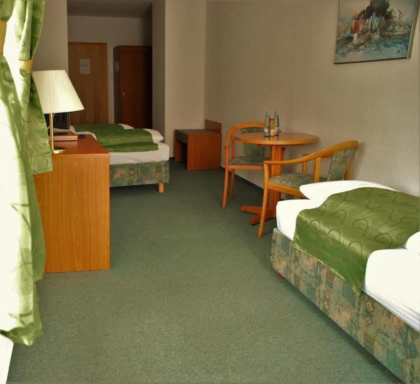 Hotel Abtshof Halberstadt Exterior photo