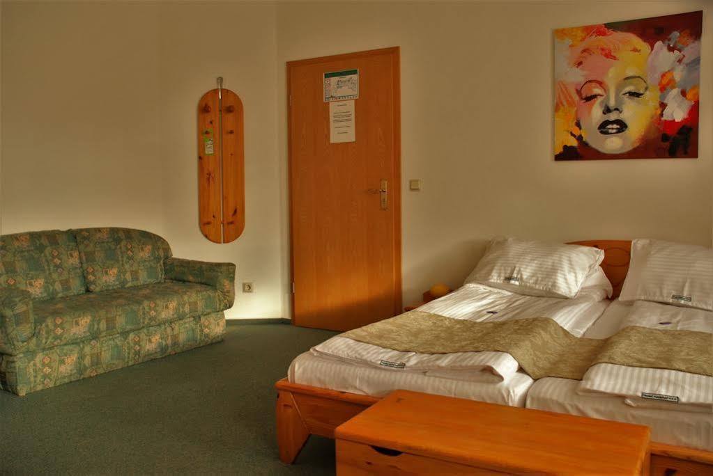 Hotel Abtshof Halberstadt Exterior photo